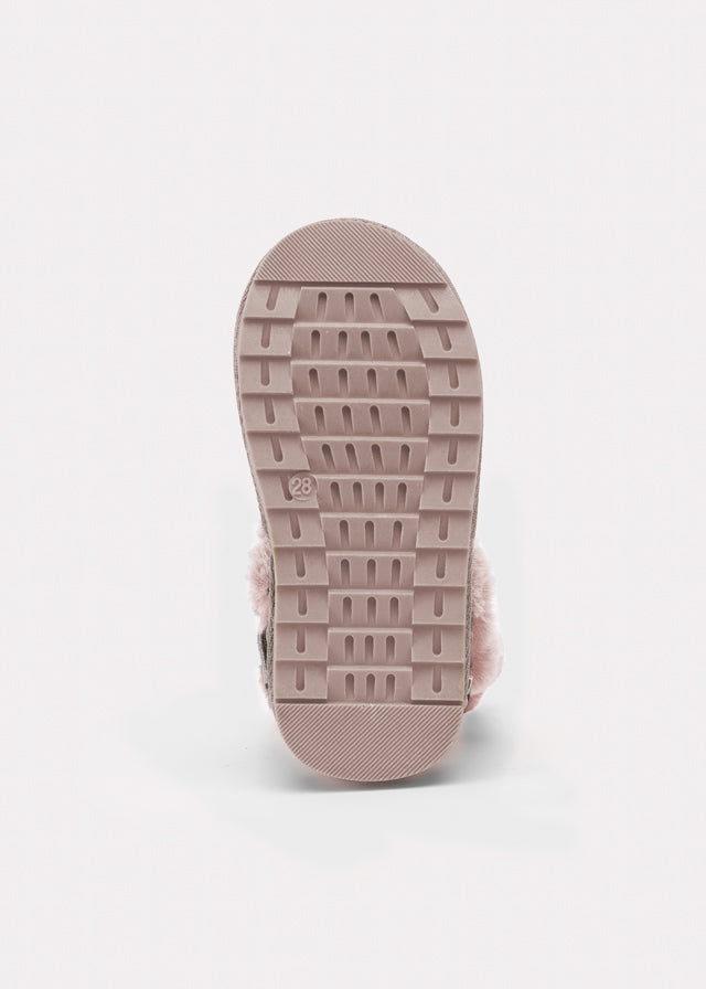 Lined boots