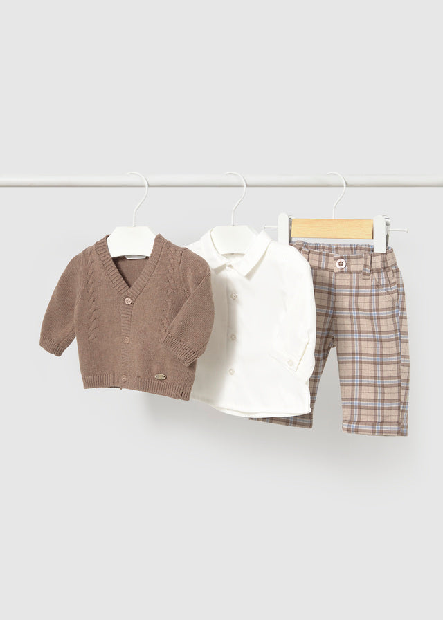 pants and cardigan shirt set